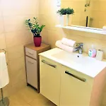 Apartment Village *