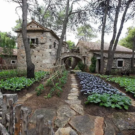 Apartment Village