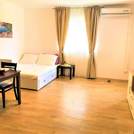 Village Apartman *